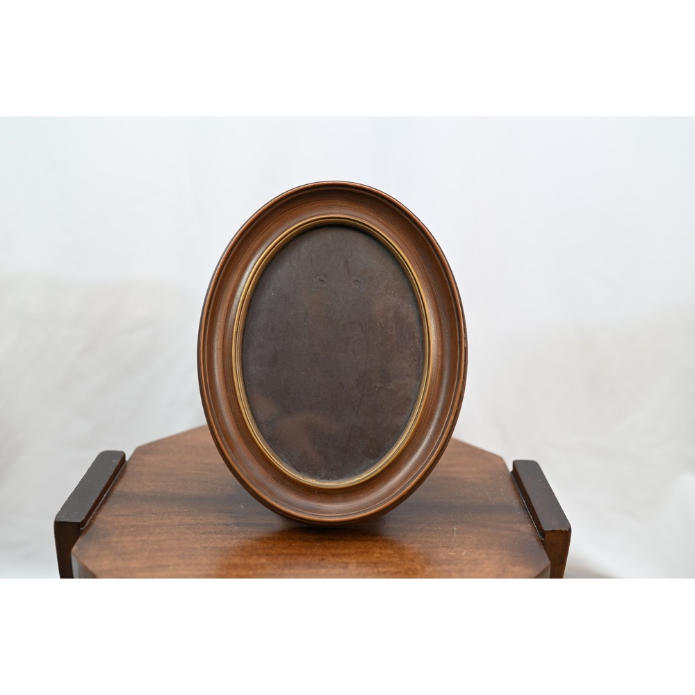 Vintage Oval Faux Wood Plastic Picture Frame 5x7 Wall Tabletop Brown Gold Rim